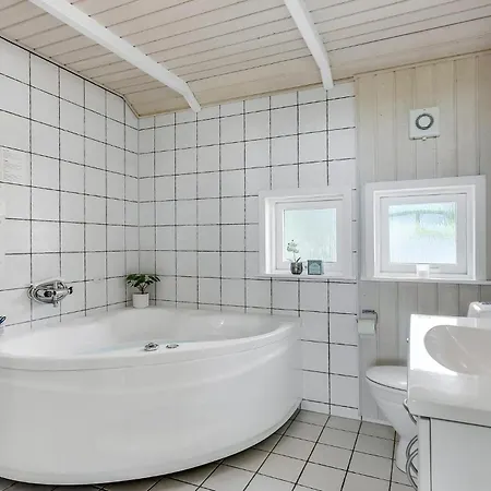Holiday home Vinkelbaek Iv